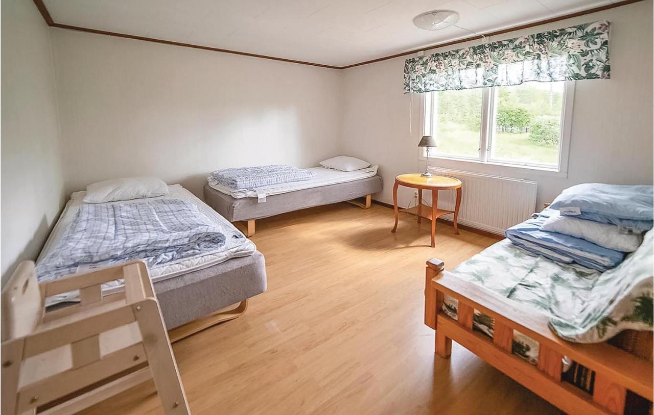 2 Bedroom Gorgeous Home In Hestra Algutstorp ภายนอก รูปภาพ